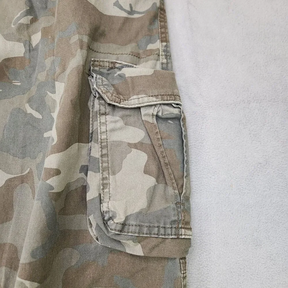Wrangler Cargo Pants Men's 38x30 Green Camo Twill Tapered Utility Outdoor Work